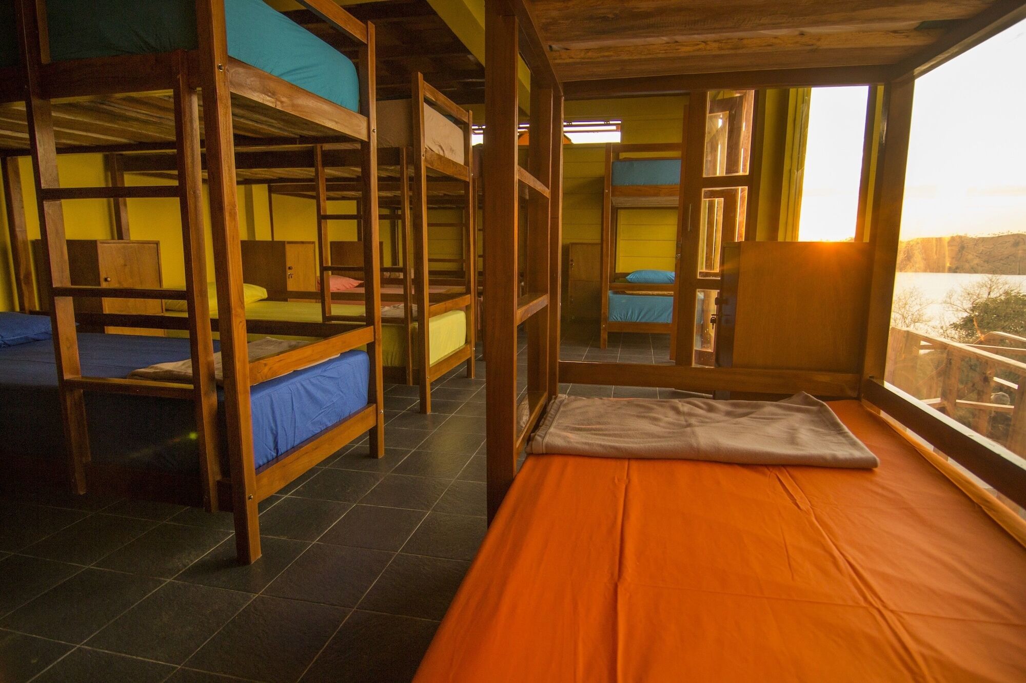 One Tree Hill - Hostel Labuan Bajo Extérieur photo