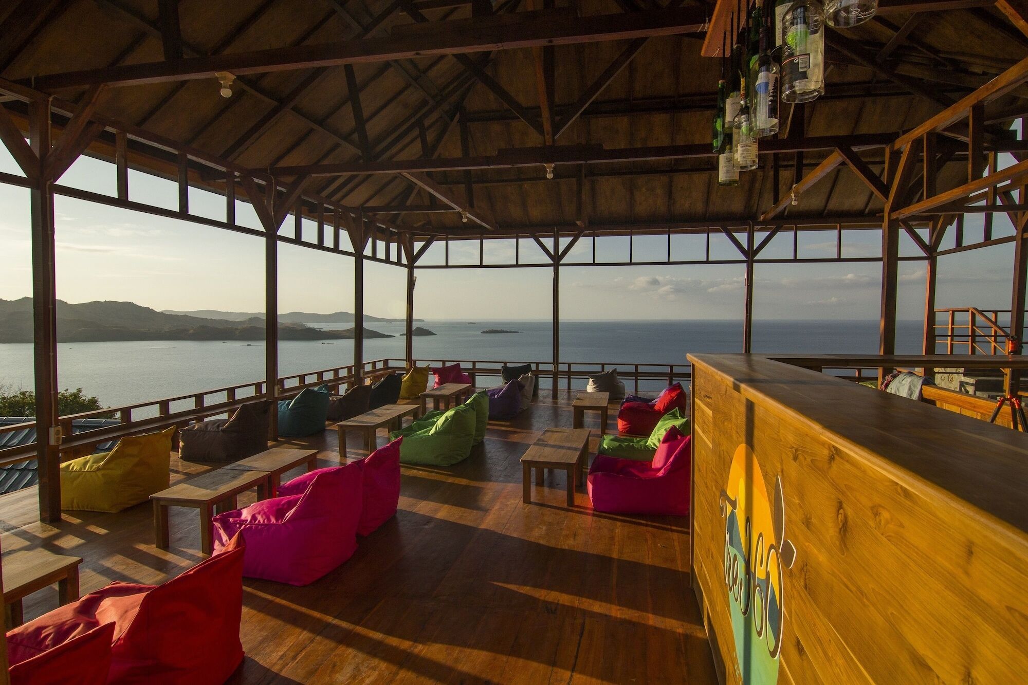 One Tree Hill - Hostel Labuan Bajo Extérieur photo